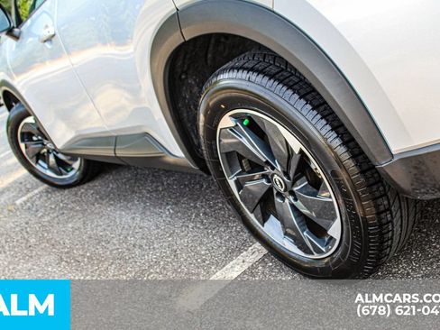 Used 2025 Nissan Rogue SV FWD image 15