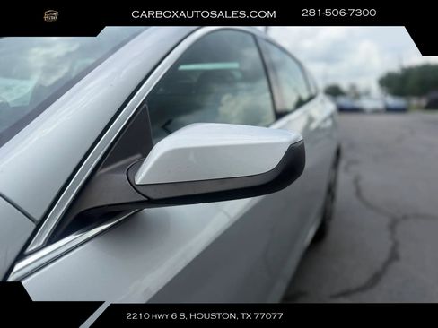 Used 2022 Chevrolet Malibu RS FWD image 23