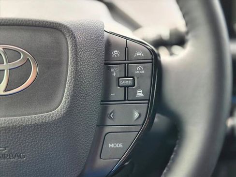 Used 2026 Toyota Prius XLE FWD image 15