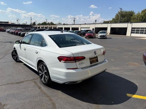 Used 2021 Volkswagen Passat 2.0T SE FWD image 52