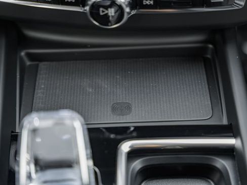 New 2026 Volvo XC60 B5 Plus w/ Protection Package Premier image 24