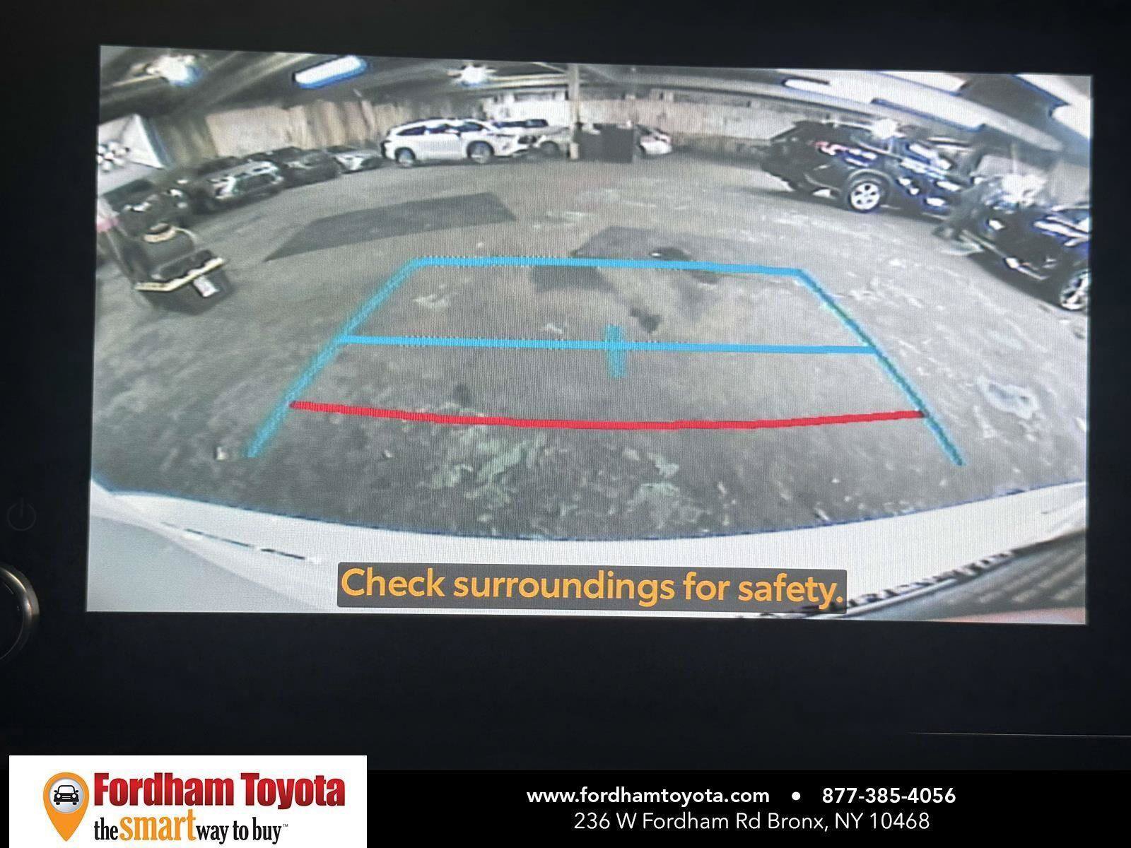 Used 2023 Toyota Highlander XLE AWD/4WD image 14