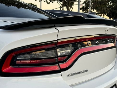 Used 2022 Dodge Charger SXT image 9