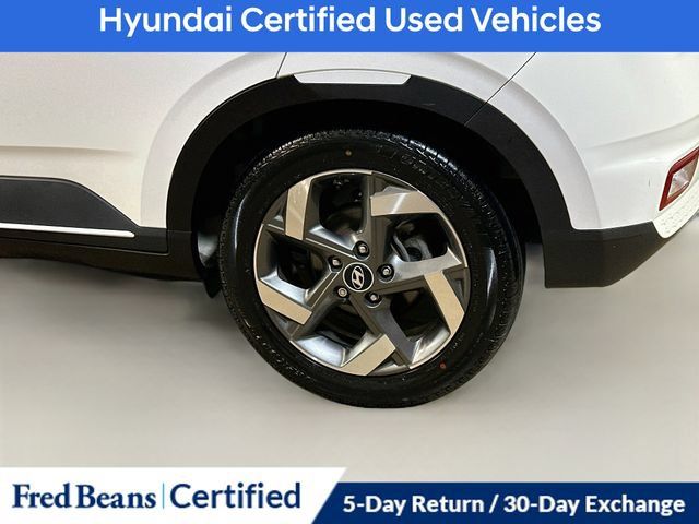 Used 2023 Hyundai Venue Limited FWD image 9