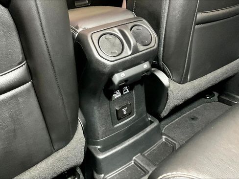 Used 2023 Jeep Wrangler Unlimited Sahara AWD/4WD image 11
