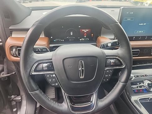 Used 2022 Lincoln Nautilus Reserve w/ Equipment Group 201A image 5