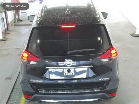 Used 2018 Nissan Rogue SV w/ Premium Package AWD/4WD image 4