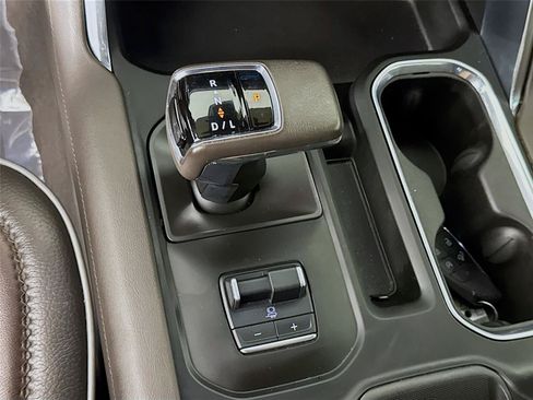Used 2022 GMC Sierra 1500 Denali w/ Technology Package AWD/4WD image 17