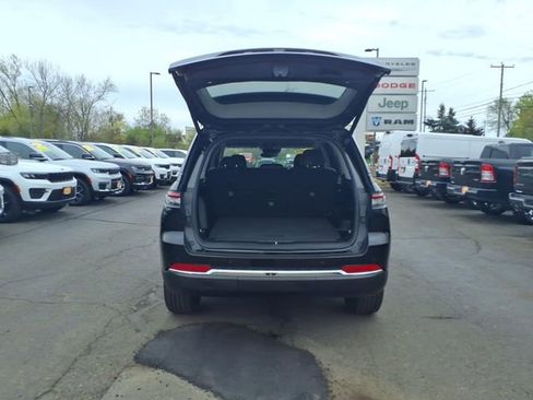 Certified 2023 Jeep Grand Cherokee Limited AWD/4WD image 10