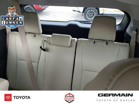 Used 2024 Toyota Highlander Limited FWD image 22