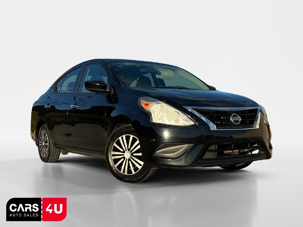 Used 2015 Nissan Versa SV FWD image 1