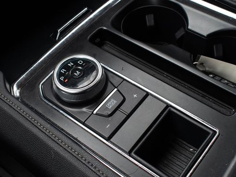 Used 2024 Ford Expedition XLT image 38