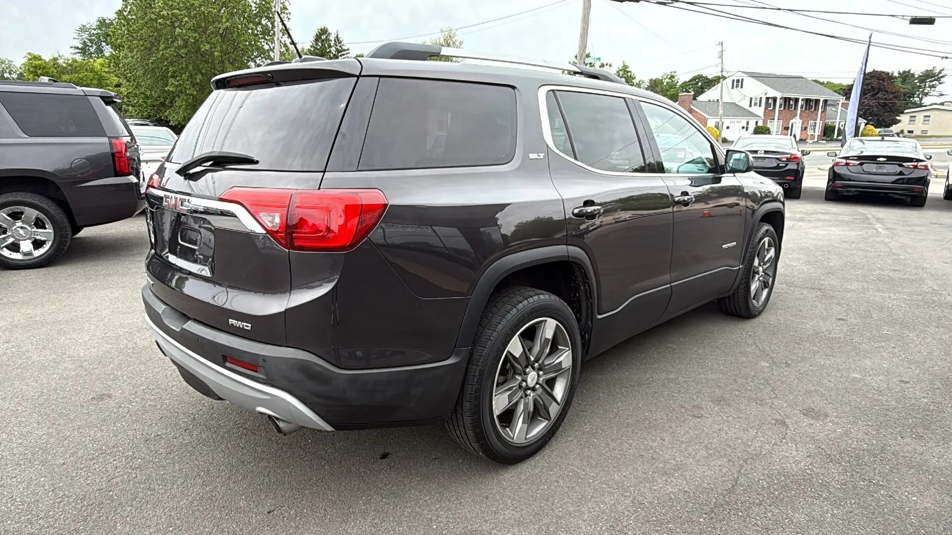 Used 2017 GMC Acadia SLT AWD/4WD image 11