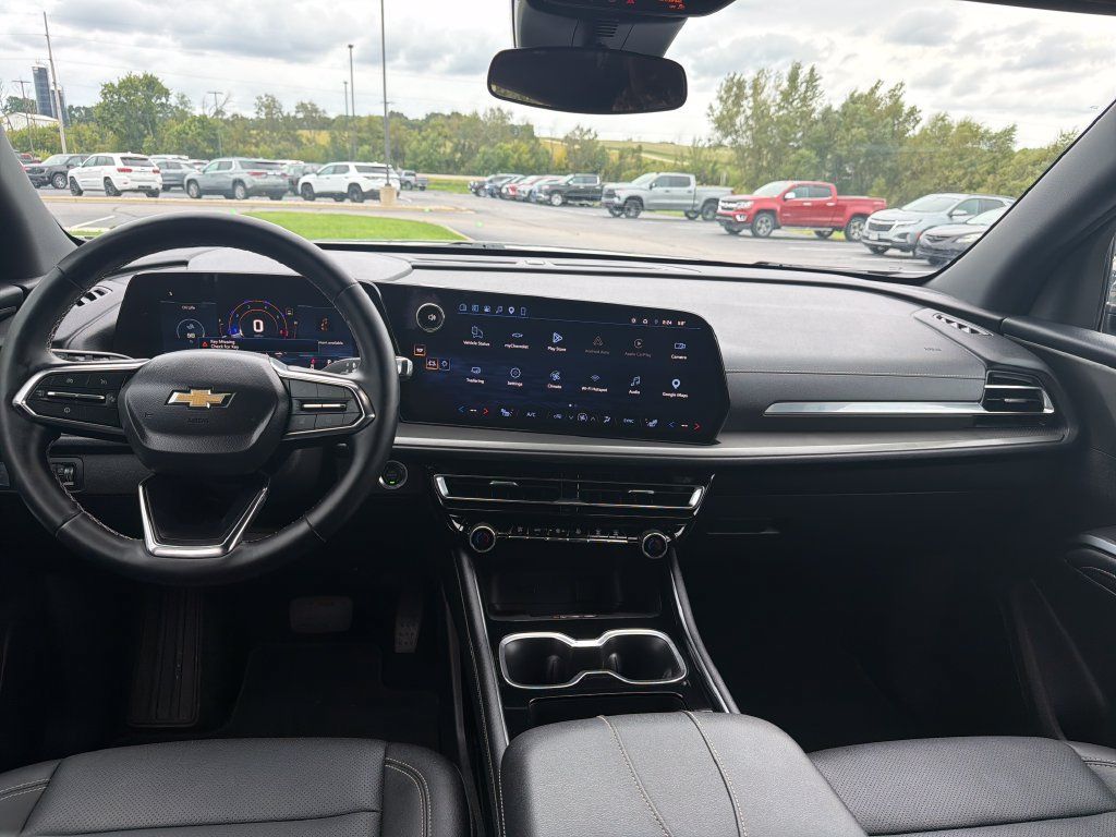 Certified 2026 Chevrolet Traverse LT AWD/4WD image 11
