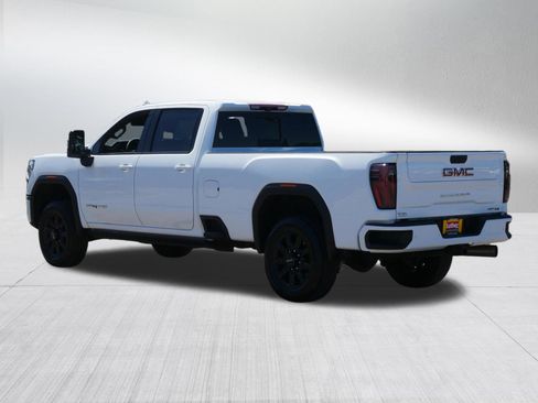 Used 2024 GMC Sierra 3500 AT4 w/ Technology Package AWD/4WD image 5