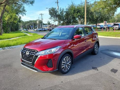 Used 2023 Nissan Kicks SV FWD image 4
