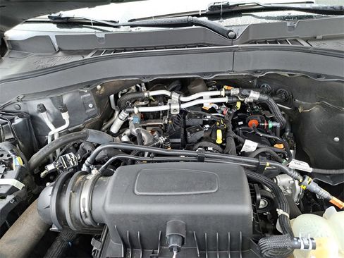 Used 2021 Ford Explorer XLT image 15