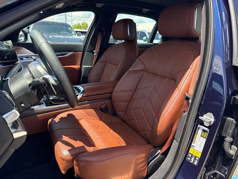 Certified 2023 BMW 760i xDrive AWD/4WD image 13