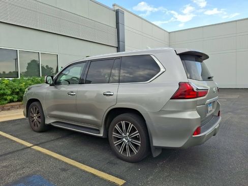 Used 2021 Lexus LX 570 4WD w/ Luxury Package image 3