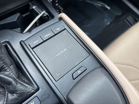 Used 2021 Lexus ES 300h w/ Accessory Package image 29