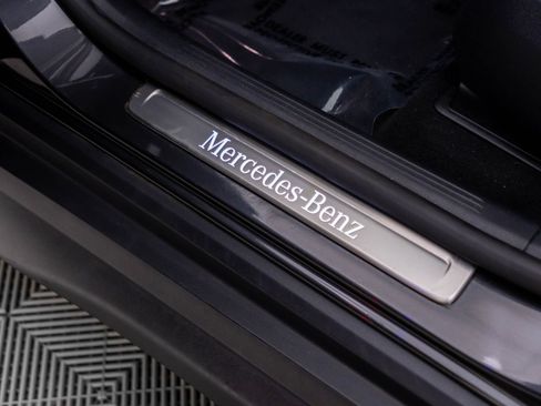 Used 2023 Mercedes-Benz GLC 300 4MATIC image 17