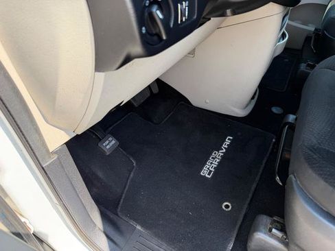 Used 2017 Dodge Grand Caravan SE w/ Power Window Group FWD image 23