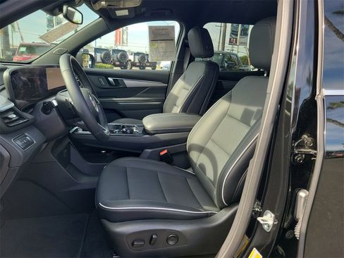 Used 2025 Buick Enclave Preferred image 18