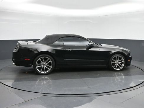 Used 2013 Ford Mustang Premium image 8