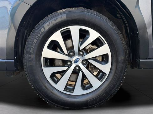 Used 2023 Subaru Outback Premium AWD/4WD image 31