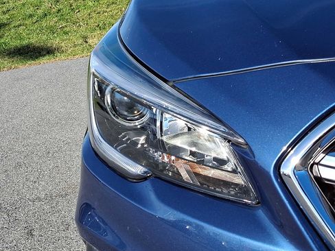 Used 2019 Subaru Outback 2.5i Premium w/ Popular Package #2 image 9