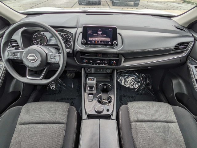 Used 2024 Nissan Rogue SV AWD/4WD image 16