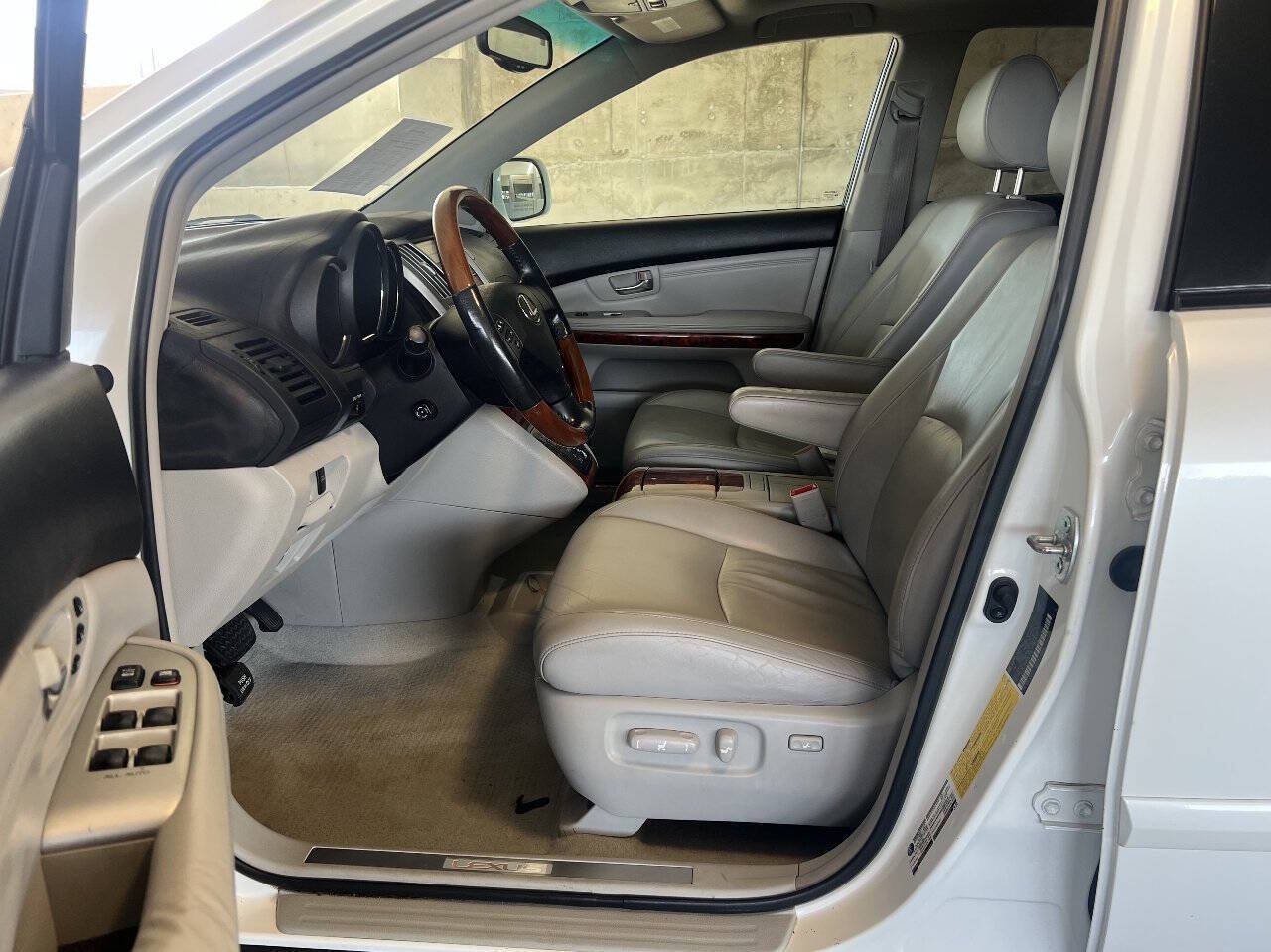 Used 2005 Lexus RX 330 FWD image 14