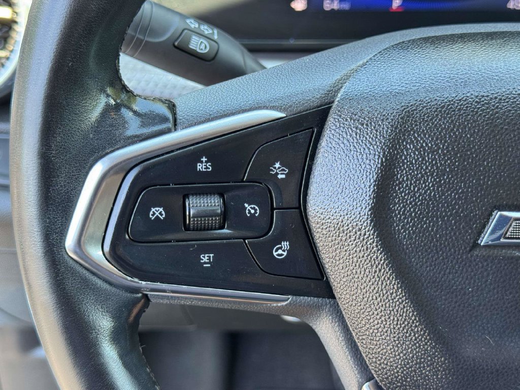 Used 2025 Chevrolet Trax ACTIV w/ Sunroof Package FWD image 11