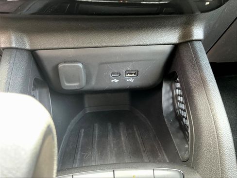 Used 2025 Chevrolet TrailBlazer LT FWD image 16