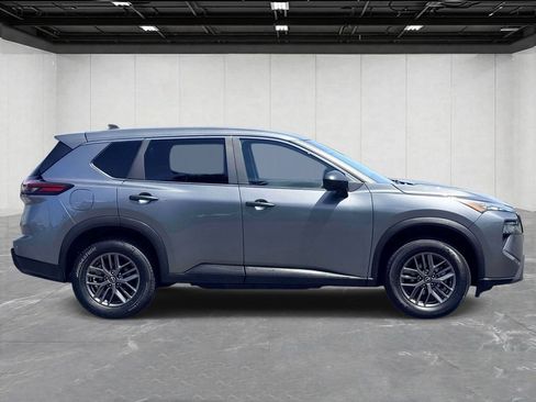Used 2024 Nissan Rogue S FWD image 4