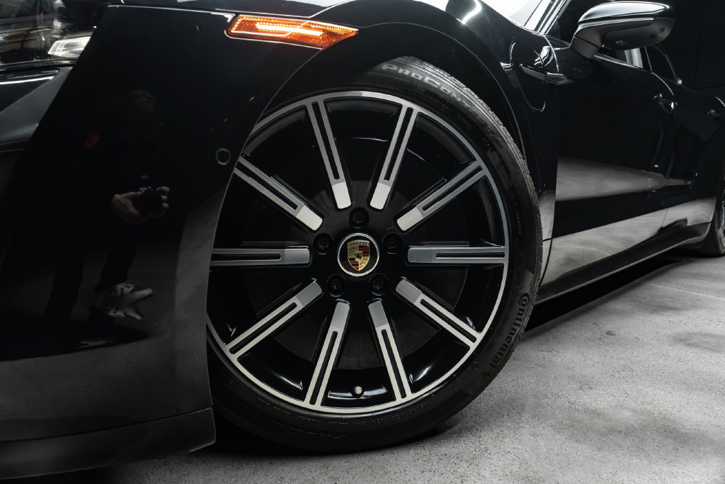 Used 2022 Porsche Taycan 4S AWD/4WD image 3
