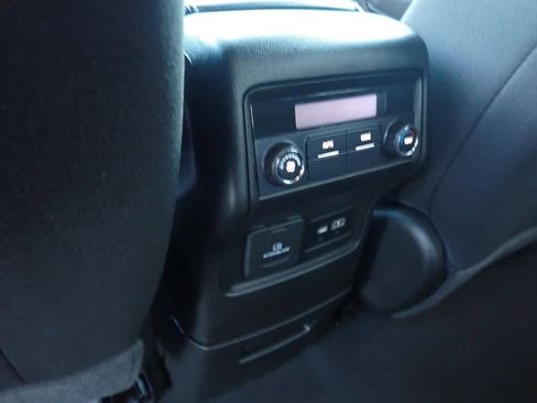 Certified 2023 GMC Acadia SLE w/ Driver Convenience Package image 24