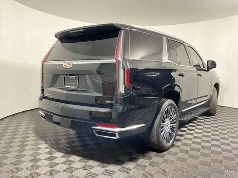 Used 2022 Cadillac Escalade Luxury image 13