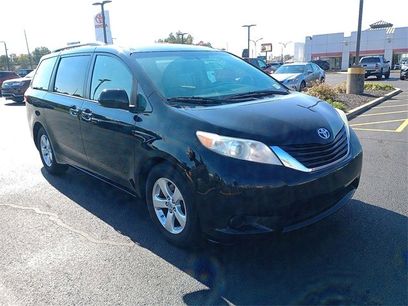 Used 2016 Toyota Sienna LE
