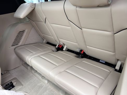 Used 2021 Cadillac Escalade Premium Luxury image 29