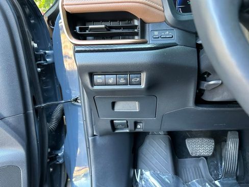Used 2024 Toyota Grand Highlander AWD Hybrid image 25