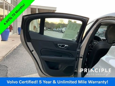 Certified 2025 Volvo S60 B5 Core image 24