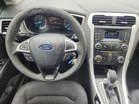 Used 2014 Ford Fusion SE FWD image 11