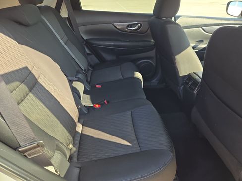 Used 2020 Nissan Rogue SV FWD image 29