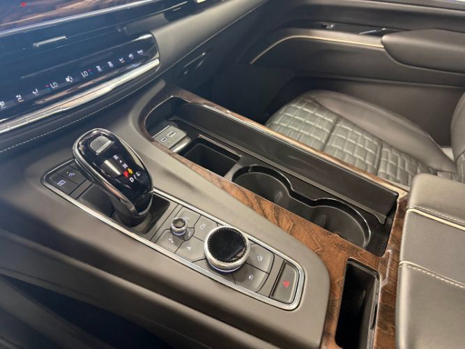 Used 2022 Cadillac Escalade Sport Platinum AWD/4WD image 23