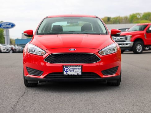 Certified 2017 Ford Focus SE FWD image 2