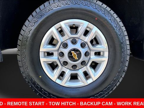Used 2024 Chevrolet Silverado 2500 LT w/ Convenience Package AWD/4WD image 32
