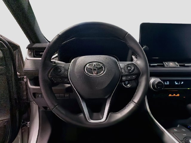 Used 2024 Toyota RAV4 XSE AWD/4WD image 11