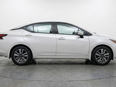 Used 2025 Nissan Versa SV FWD image 11