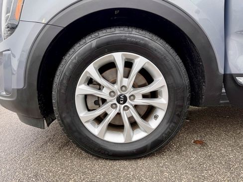 Used 2021 Kia Telluride LX image 32